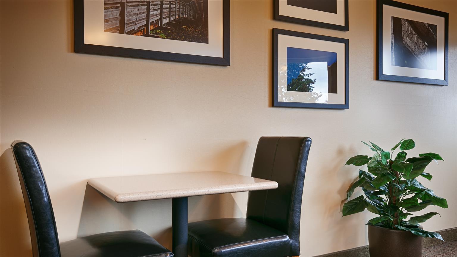 Best Western Plus Columbia River Inn Каскейд Локс Экстерьер фото
